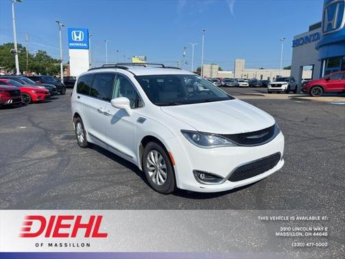 2017 Chrysler Pacifica Touring-L