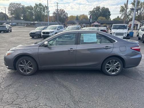 2017 Toyota Camry SE