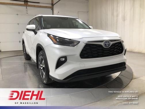 2022 Toyota Highlander Hybrid XLE