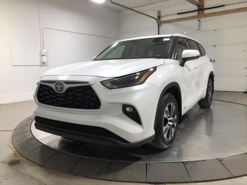 2022 Toyota Highlander Hybrid XLE