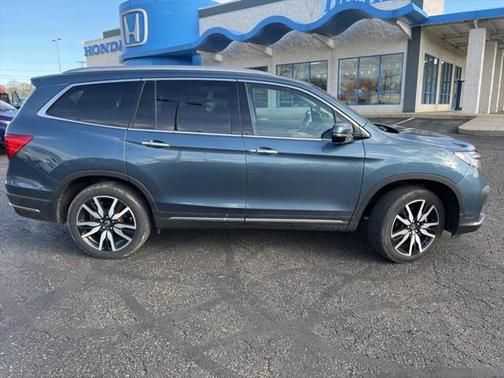 2022 Honda Pilot Touring 8-Passenger