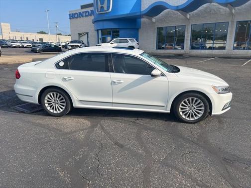 2016 Volkswagen Passat 1.8T SE