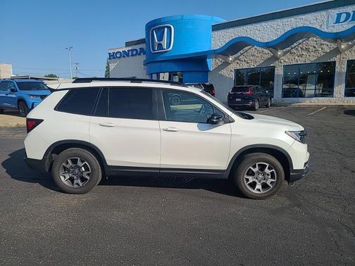 2022 Honda Passport AWD TrailSport