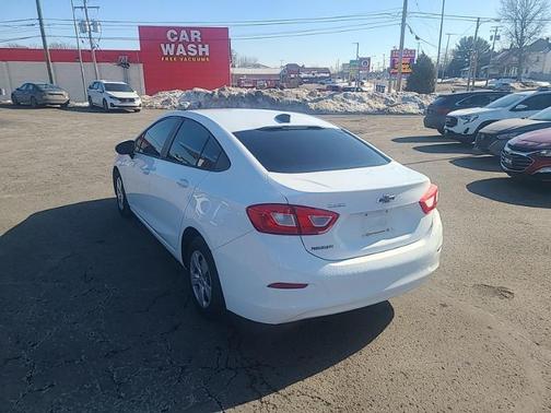 2018 Chevrolet Cruze LS