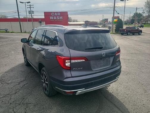 2022 Honda Pilot Touring 8-Passenger