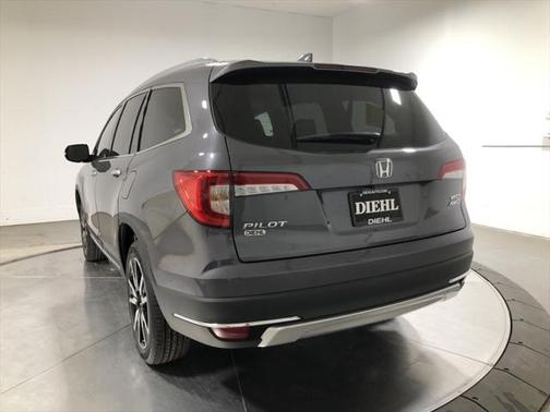 2022 Honda Pilot Touring 8-Passenger