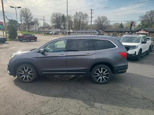2022 Honda Pilot Touring 8-Passenger