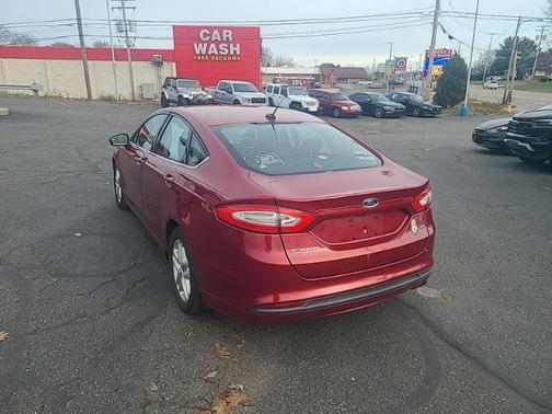 2015 Ford Fusion SE