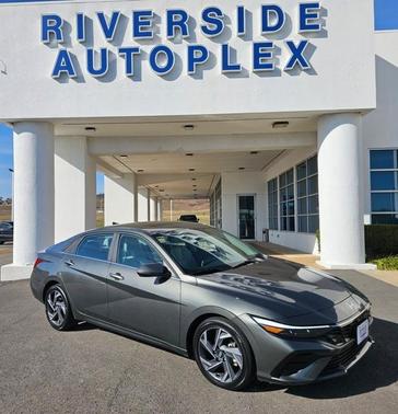 2025 Hyundai ELANTRA Limited