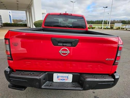 2023 Nissan Frontier S