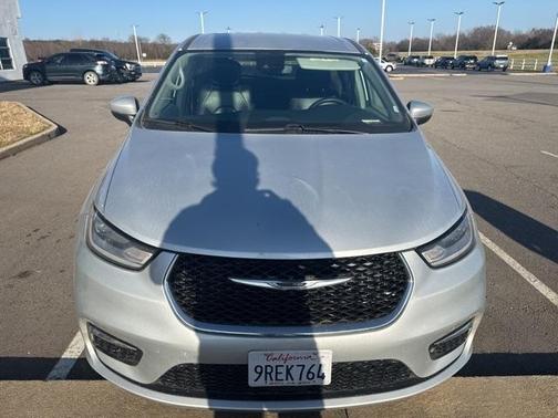 2023 Chrysler Pacifica Touring-L