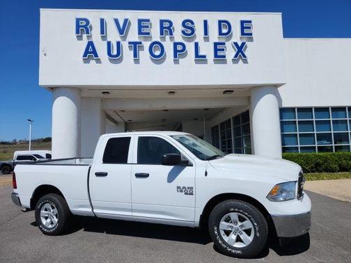 2024 RAM 1500 Classic SLT