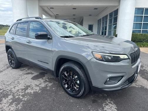 2023 Jeep Cherokee Altitude Lux