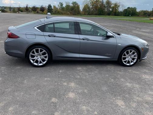 Photo 3 of 10 of 2020 Buick Regal Sportback Avenir