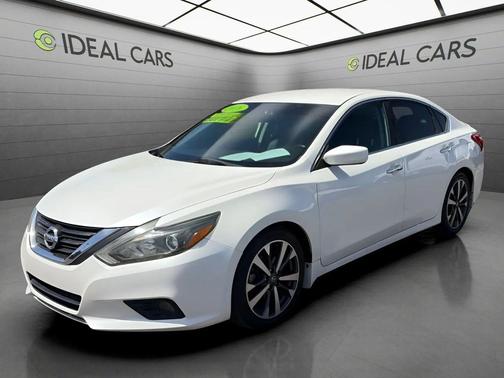 DIAMOND WHITE 2016 Nissan Altima 2.5 SR