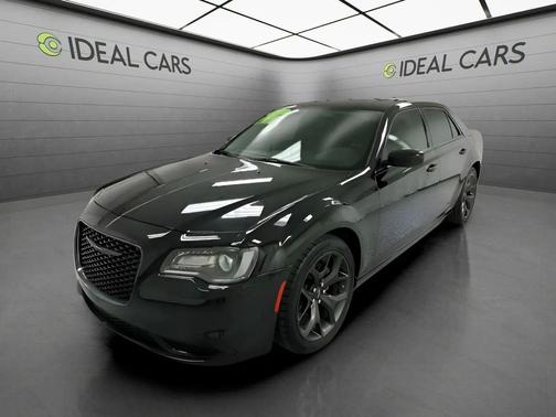 Gloss Black 2022 Chrysler 300 Touring