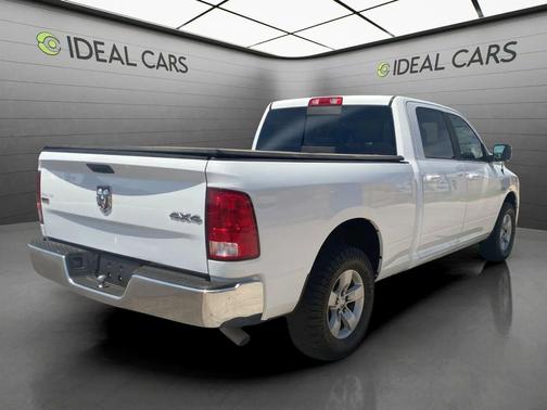 Bright White Clearcoat 2020 RAM 1500 Classic SLT