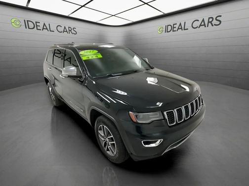 Diamond Black Crystal Pearlcoat 2017 Jeep Grand Cherokee Limited