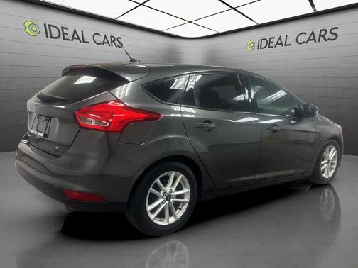 Stealth Gray 2016 Ford Focus SE