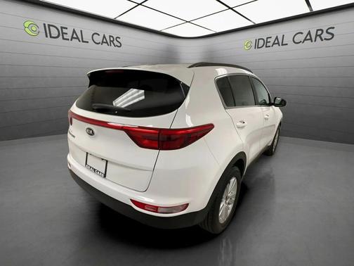 Clear White 2017 Kia Sportage LX