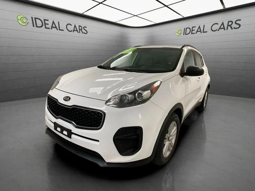 Clear White 2017 Kia Sportage LX