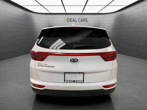 Clear White 2017 Kia Sportage LX