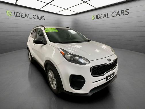 Clear White 2017 Kia Sportage LX
