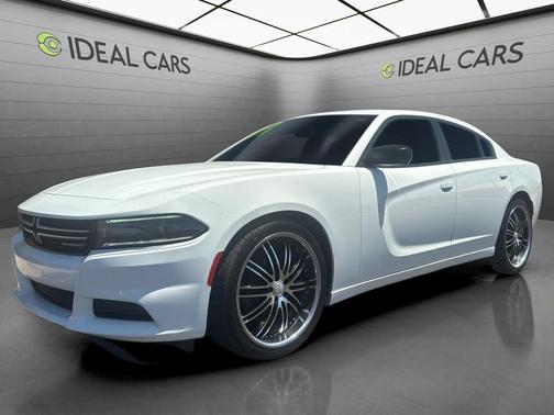 Bright White Clearcoat 2015 Dodge Charger SE