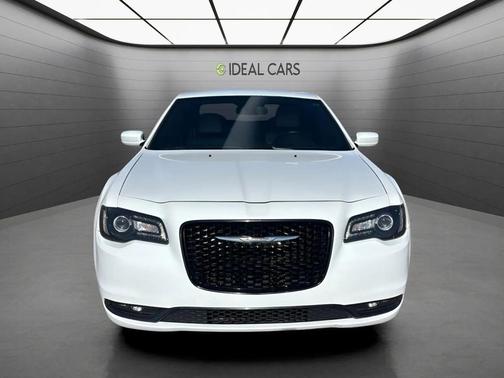 Bright White Clearcoat 2017 Chrysler 300 S