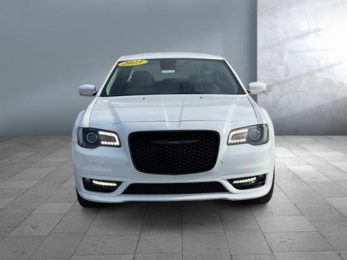 2023 Chrysler 300 Touring L