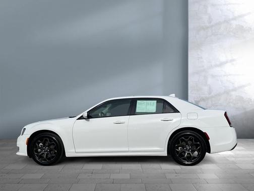 2023 Chrysler 300 Touring L