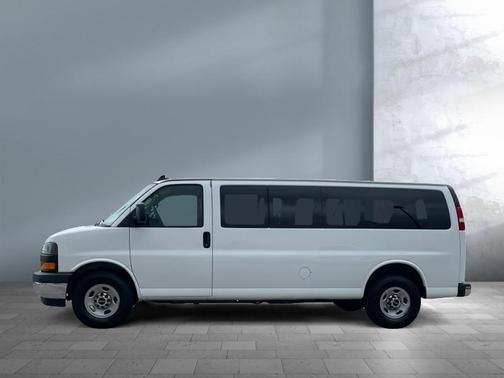 2017 GMC Savana 3500 LT