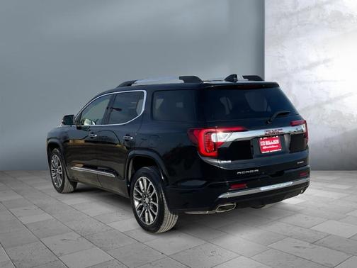 2022 GMC Acadia Denali