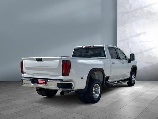 2022 GMC Sierra 3500 SLT