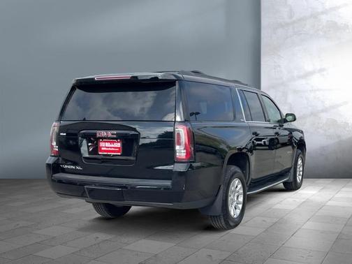 2017 GMC Yukon XL SLT