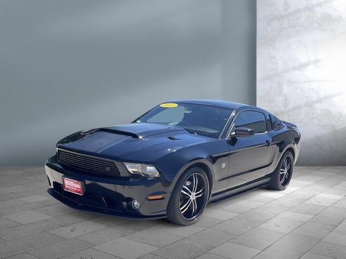 Photo 1 of 24 of 2011 Ford Mustang V6