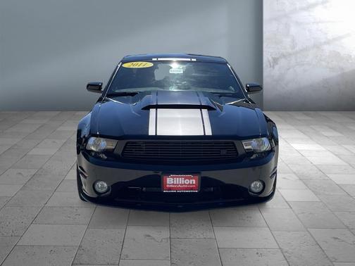 Photo 2 of 24 of 2011 Ford Mustang V6