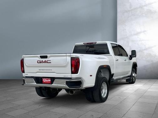 2022 GMC Sierra 3500 SLT