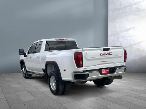 2022 GMC Sierra 3500 SLT