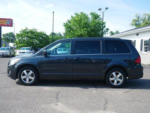2011 Volkswagen Routan SE