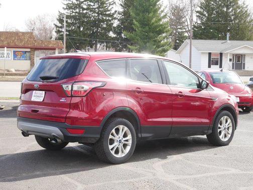 Ruby Red Metallic Tinted Clearcoat 2017 Ford Escape SE
