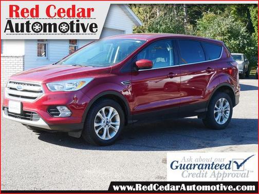 Ruby Red Metallic Tinted Clearcoat 2017 Ford Escape SE