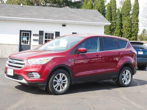 Ruby Red Metallic Tinted Clearcoat 2017 Ford Escape SE