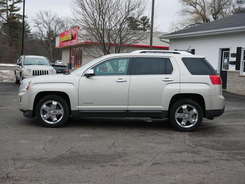 Champagne Silver Metallic 2013 GMC Terrain SLT-2