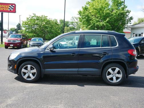 Deep Black Metallic 2010 Volkswagen Tiguan 2.0T Wolfsburg Edition