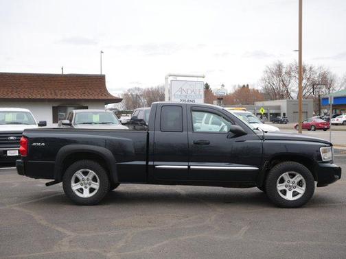 Brilliant Black Pearl 2010 Dodge Dakota Big Horn/Lone Star