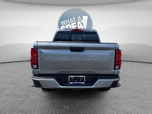 Sterling Gray Metallic 2026 Chevrolet Colorado LT