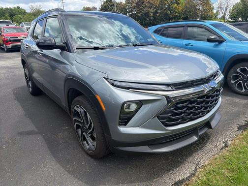 Sterling Gray Metallic 2026 Chevrolet Trailblazer RS