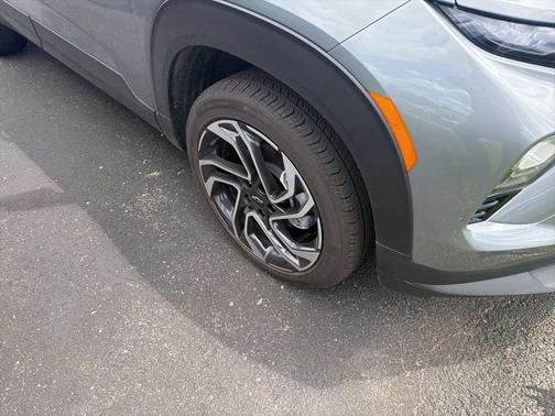 Sterling Gray Metallic 2026 Chevrolet Trailblazer RS