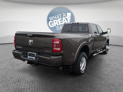 2020 RAM 3500 Laramie Crew Cab 4x4 8' Box
